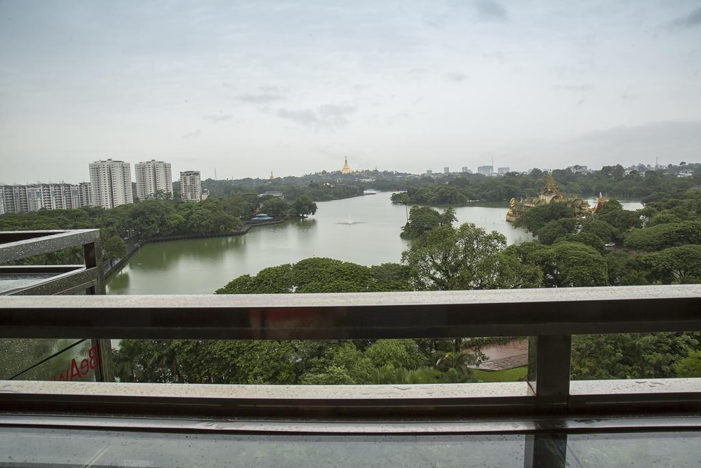 Esperado Lake View Hotel Yangon Exterior foto