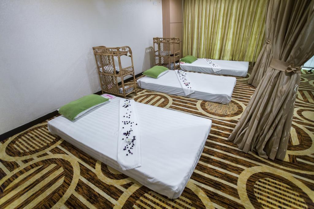Esperado Lake View Hotel Yangon Exterior foto