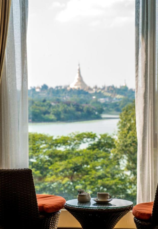 Esperado Lake View Hotel Yangon Exterior foto