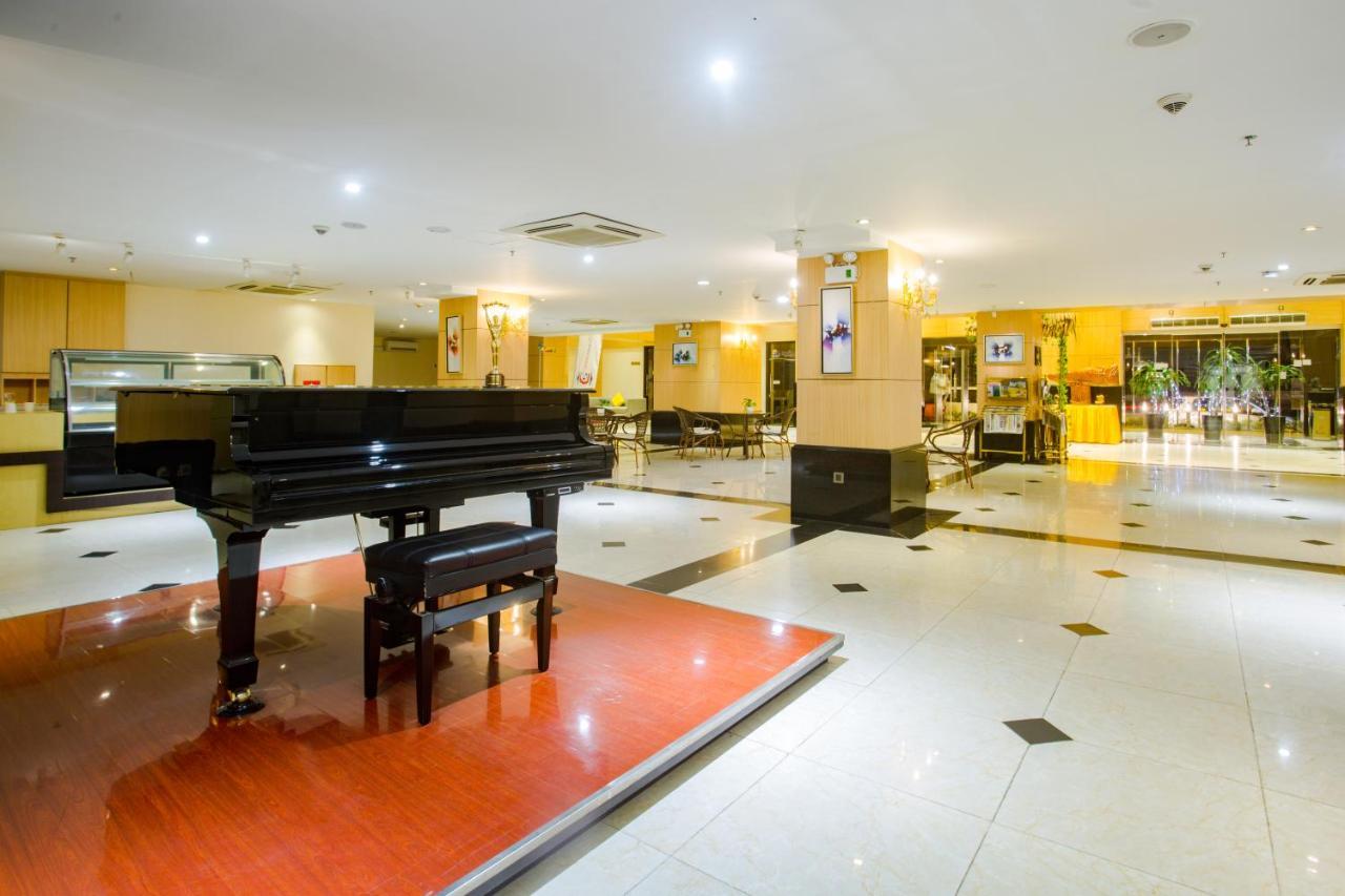 Esperado Lake View Hotel Yangon Exterior foto